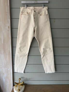 Levi’s Wedgie Straight Jeans – Cream / Off-White (Size 27)